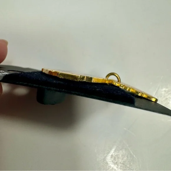 (Sold)NWT. Disney pin Polynesian resort pin. Disney Cruise Line DCL 2002. - Picture 5 of 9